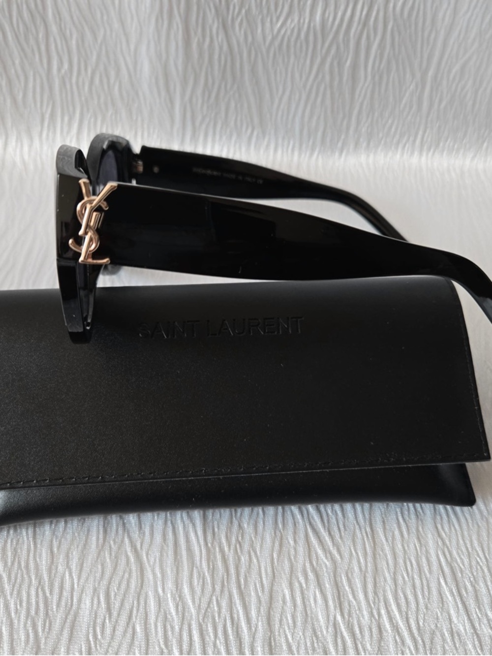 Saint Laurent Black Oval Sunglasses with Dark Lenses - Picture 4 of 4